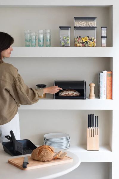 Хлібниця Brabantia Roll Top Medium чорний (236686) 236686 фото