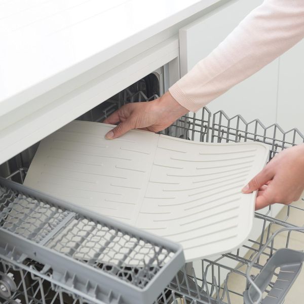 Килимок для сушки посуду силіконовий Brabantia Dish Washing + Organising 44х32 см світло сірий (117466) 117466 фото