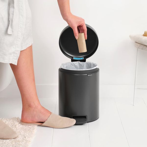 Бак для сміття з педаллю Brabantia NewIcon Pedal Bin 5 л Confident Grey (233463) 233463 фото