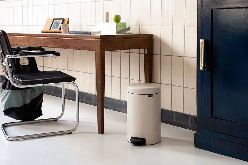 Бак для мусора с педалью Brabantia NewIcon Pedal Bin 12 л бежевый (149924) 149924 фото