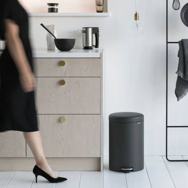 Бак для мусора с педалью Brabantia NewIcon 20 л Mineral Infinite Grey (114182) 114182 фото
