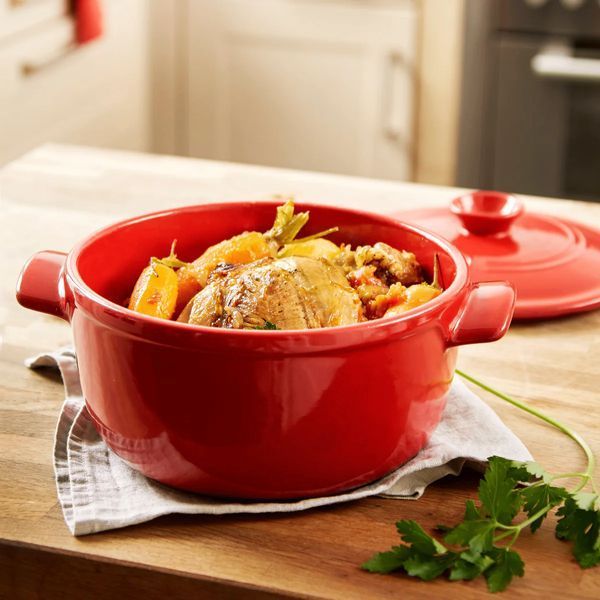 Кастрюля керамическая Emile Henry Casseroles & Pots 2.5 л красный (344525) 344525 фото