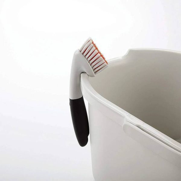 Щітка трикутна для очищення OXO Cleaning Products Good Grips 26 см (37481) 37481 фото